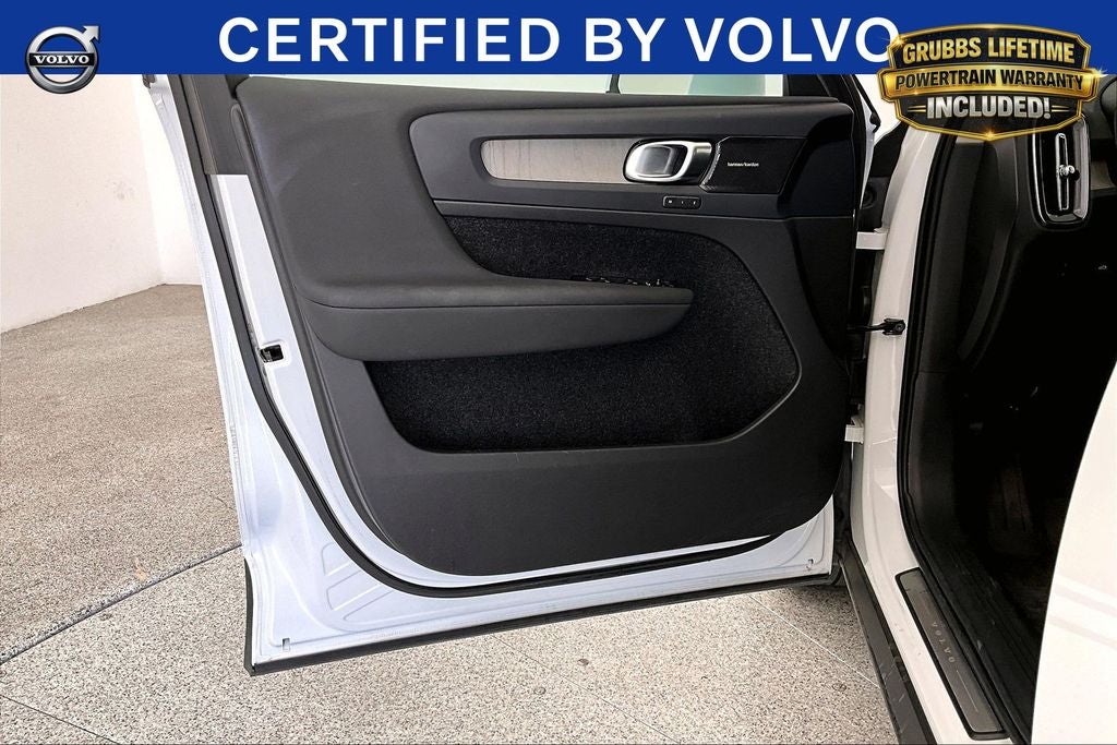 2024 Volvo XC40 Ultimate