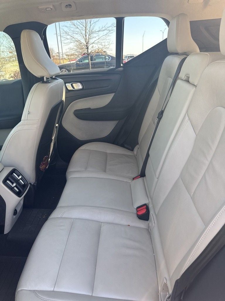 2023 Volvo XC40 Ultimate