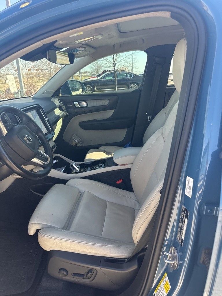 2023 Volvo XC40 Ultimate