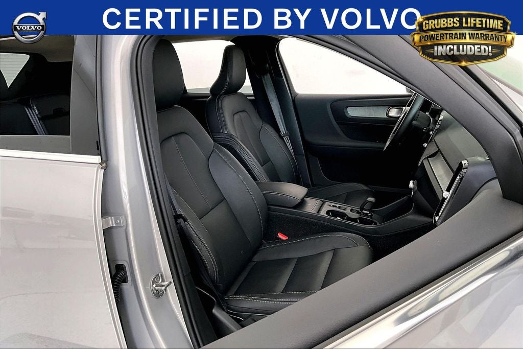 2025 Volvo XC40 B5 Core