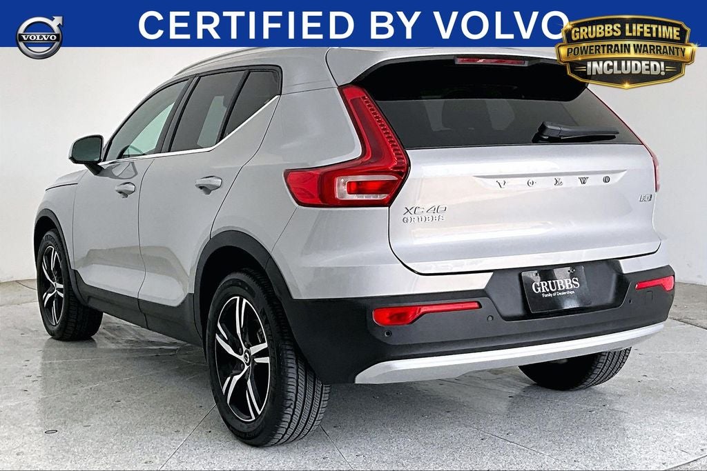 2025 Volvo XC40 B5 Core