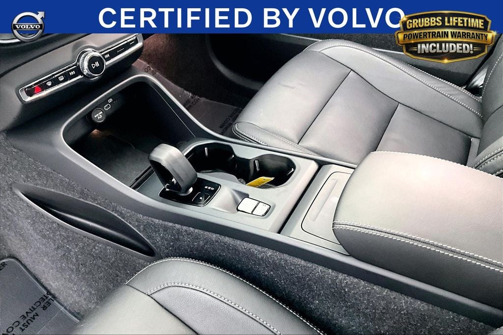 2025 Volvo XC40 B5 Core
