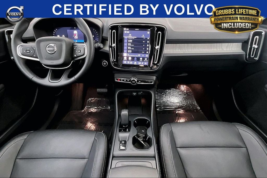 2025 Volvo XC40 B5 Core