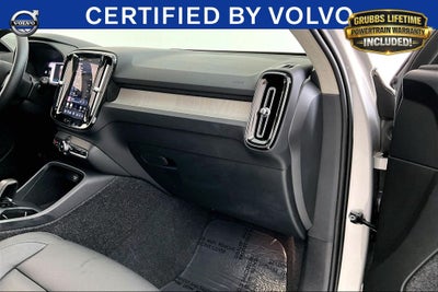 2025 Volvo XC40 B5 Core