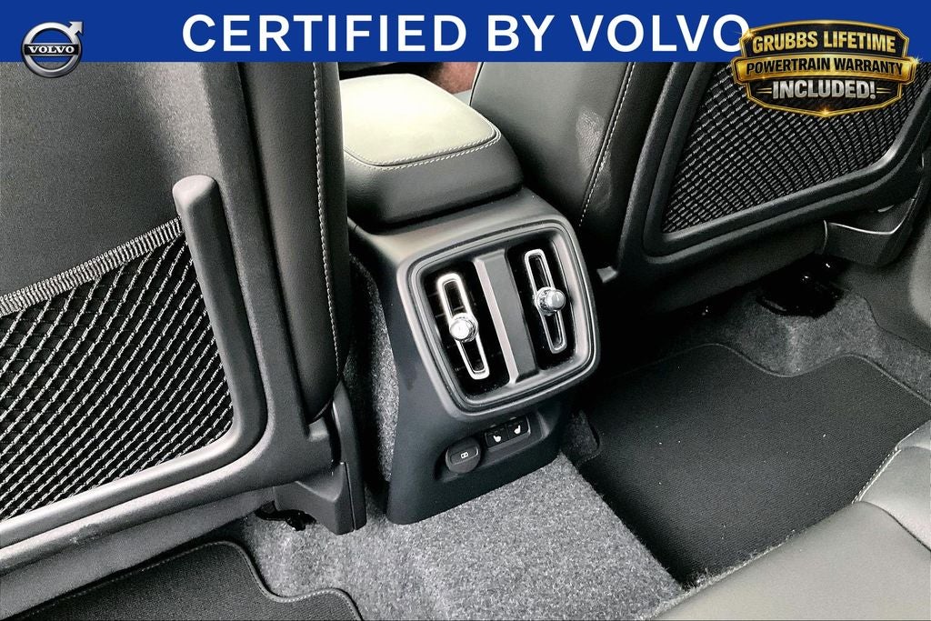 2025 Volvo XC40 B5 Core