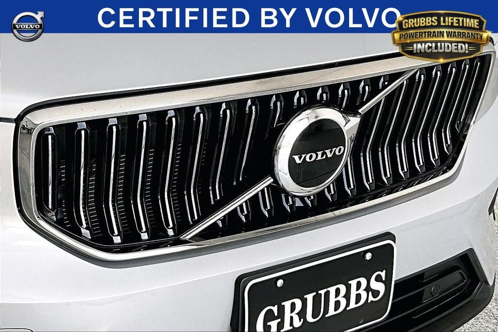 2025 Volvo XC40 B5 Core
