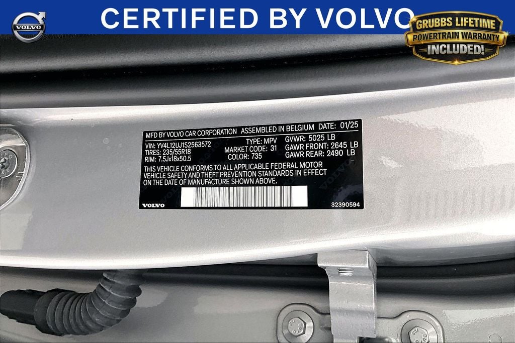 2025 Volvo XC40 B5 Core