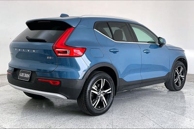 2025 Volvo XC40 B5 Core