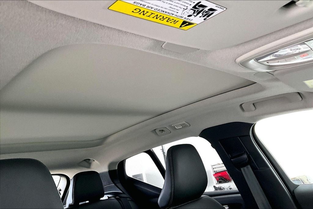 2025 Volvo XC40 B5 Core