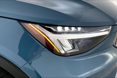2025 Volvo XC40 B5 Core