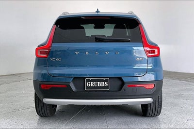 2025 Volvo XC40 B5 Core