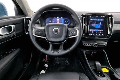 2025 Volvo XC40 B5 Core