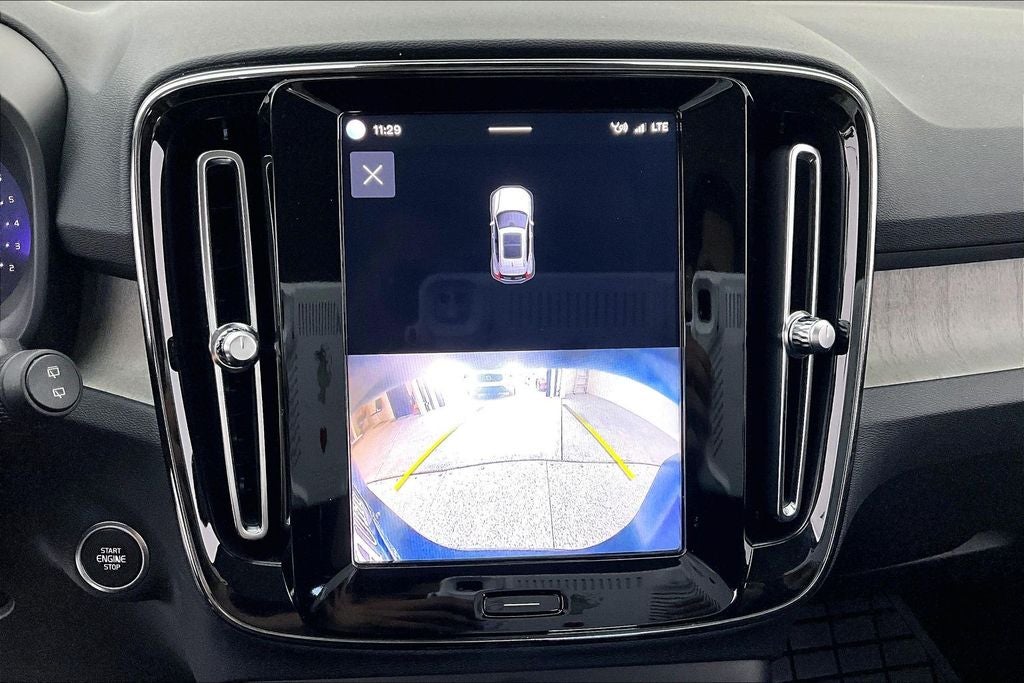 2024 Volvo XC40 B5 Core