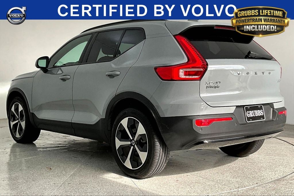 2024 Volvo XC40 B5 Core