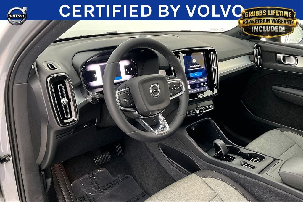 2024 Volvo XC40 B5 Core