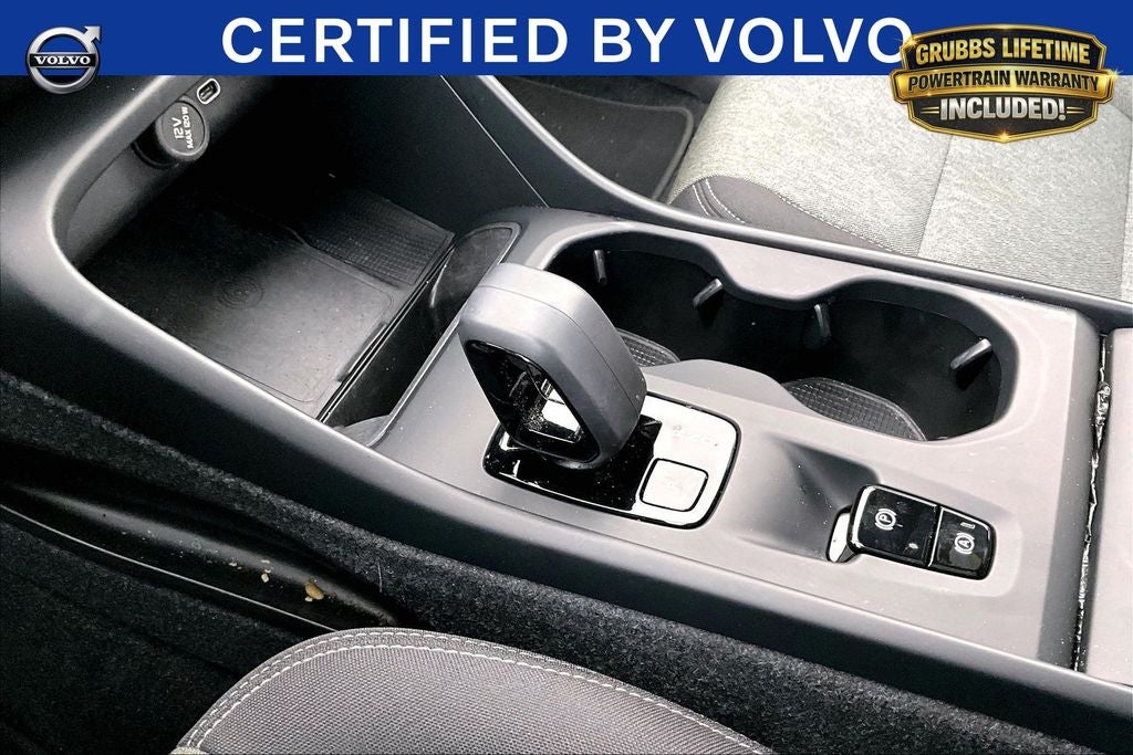 2024 Volvo XC40 B5 Core