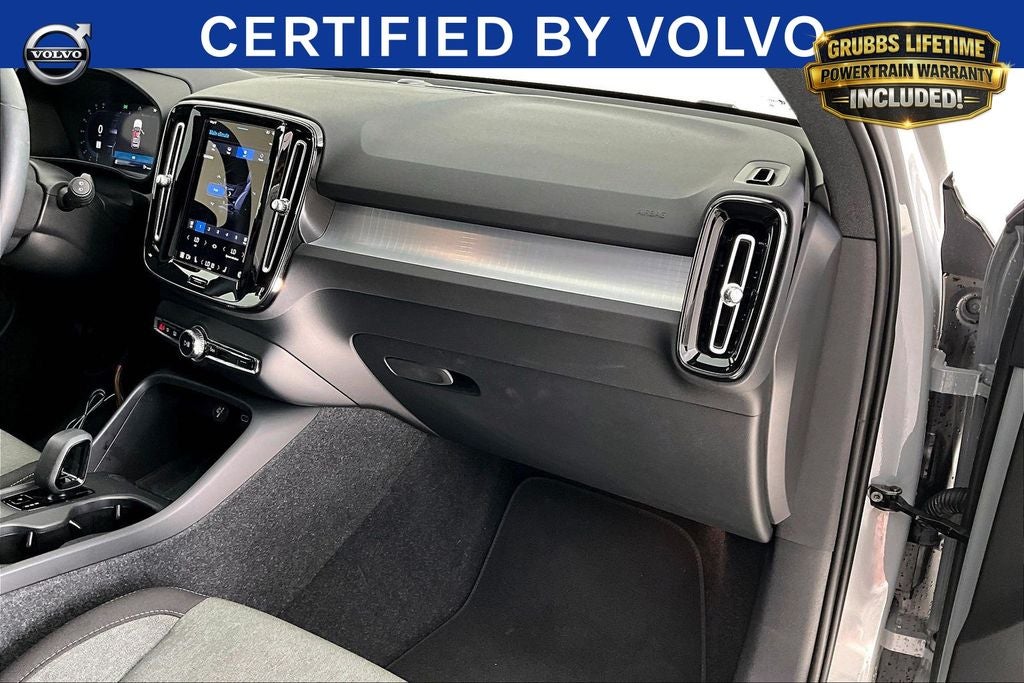 2024 Volvo XC40 B5 Core