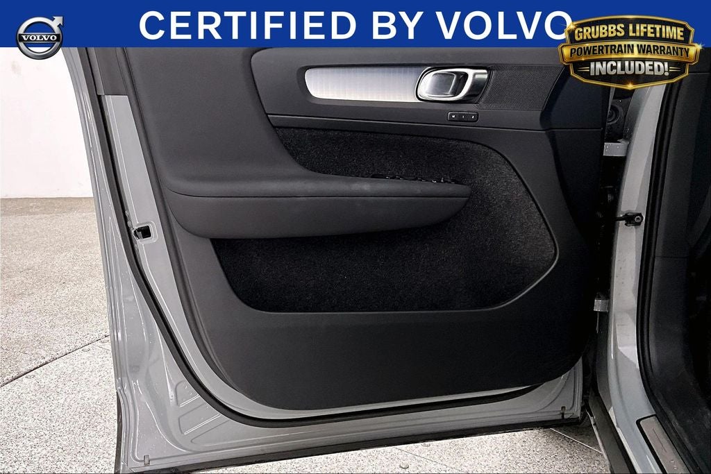 2024 Volvo XC40 B5 Core