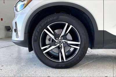 2024 Volvo XC40 B5 Core