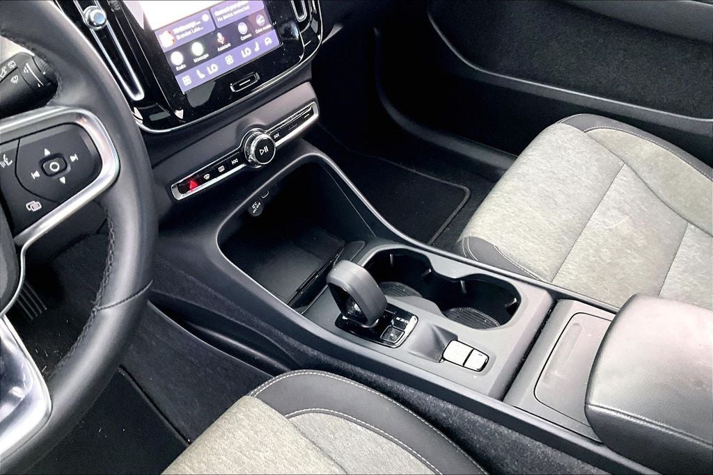 2024 Volvo XC40 B5 Core
