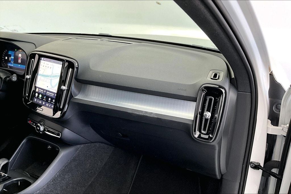 2024 Volvo XC40 B5 Core