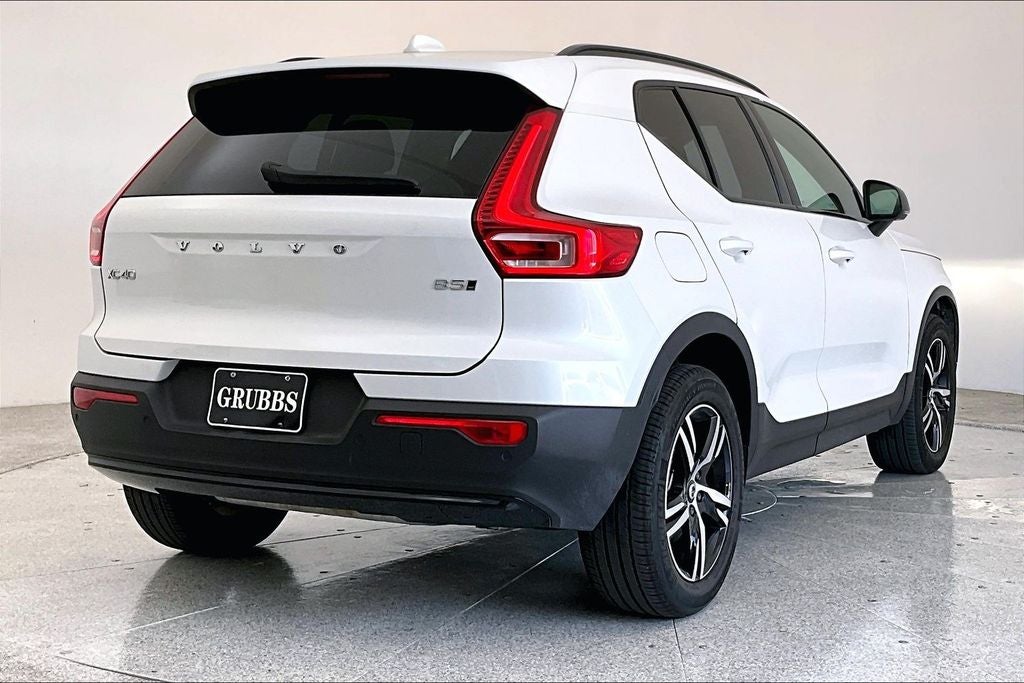 2024 Volvo XC40 B5 Core