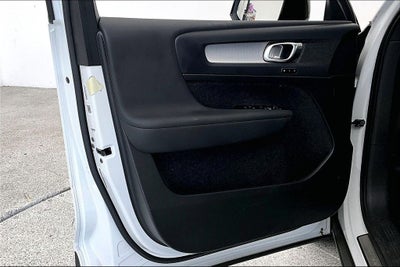2024 Volvo XC40 B5 Core