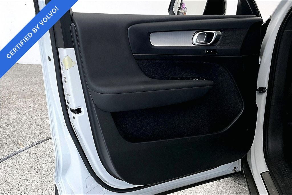2024 Volvo XC40 B5 Core