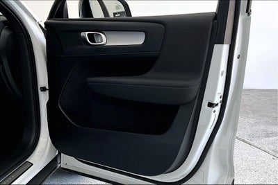 2024 Volvo XC40 B5 Core
