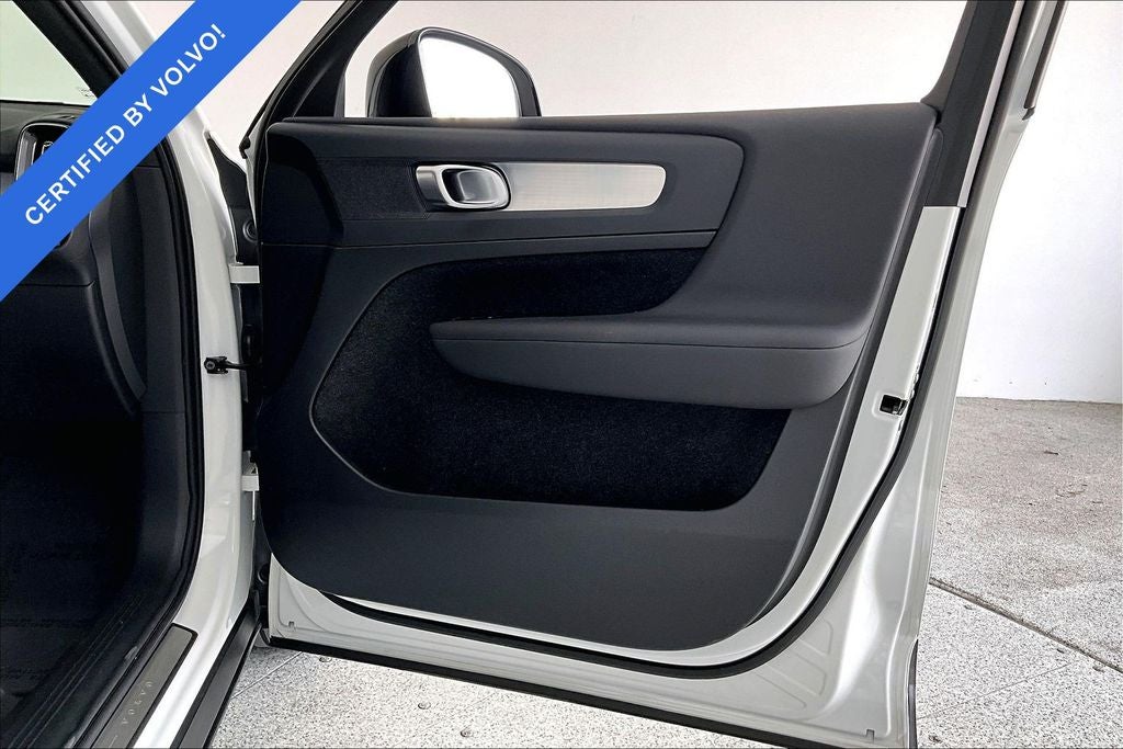 2024 Volvo XC40 B5 Core