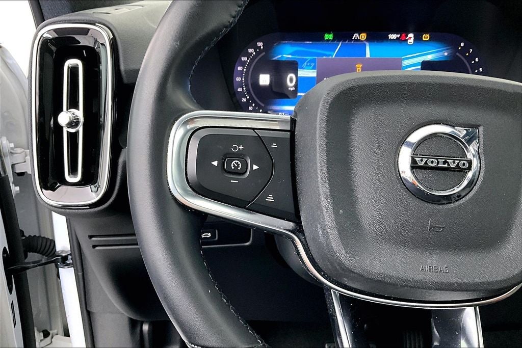 2024 Volvo XC40 B5 Core