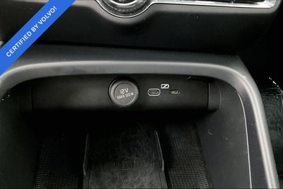 2024 Volvo XC40 B5 Core