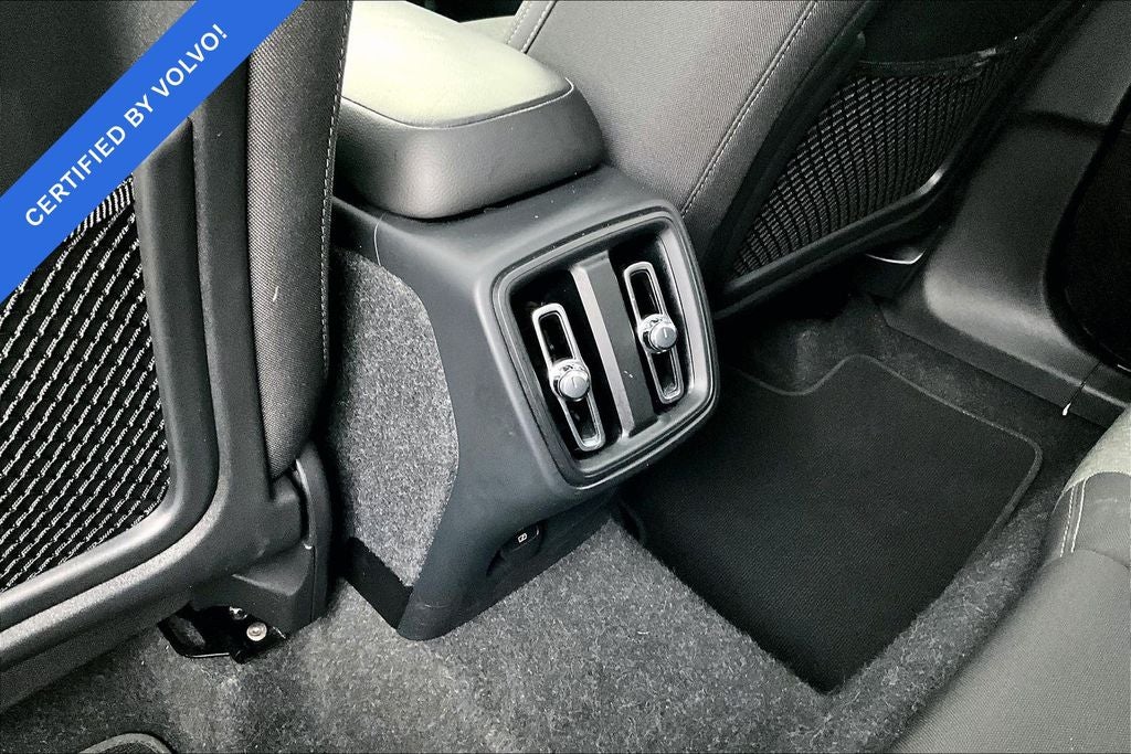 2024 Volvo XC40 B5 Core