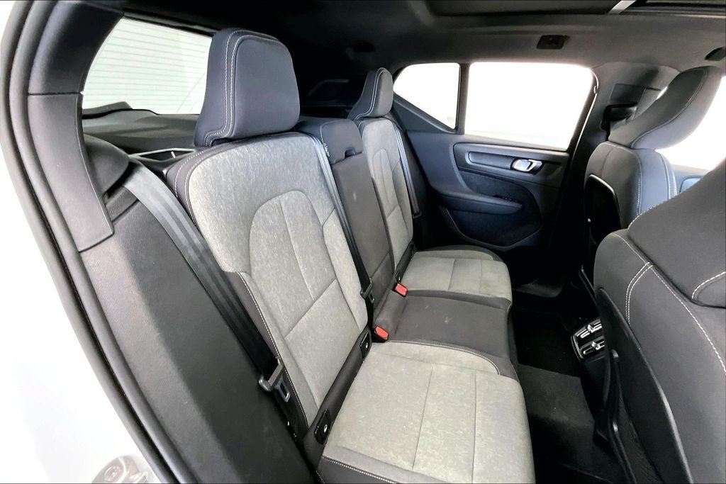 2024 Volvo XC40 B5 Core