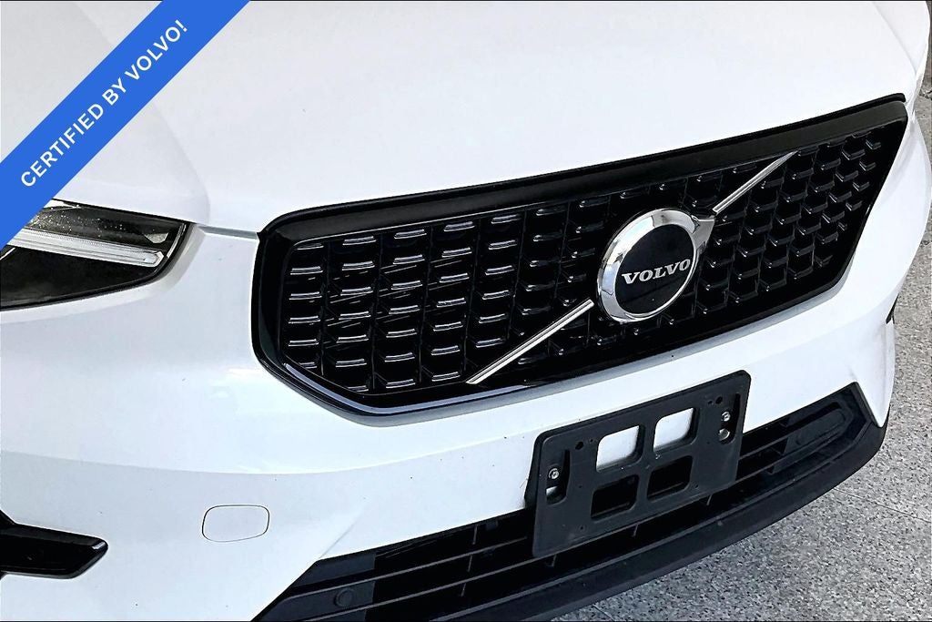2024 Volvo XC40 B5 Core