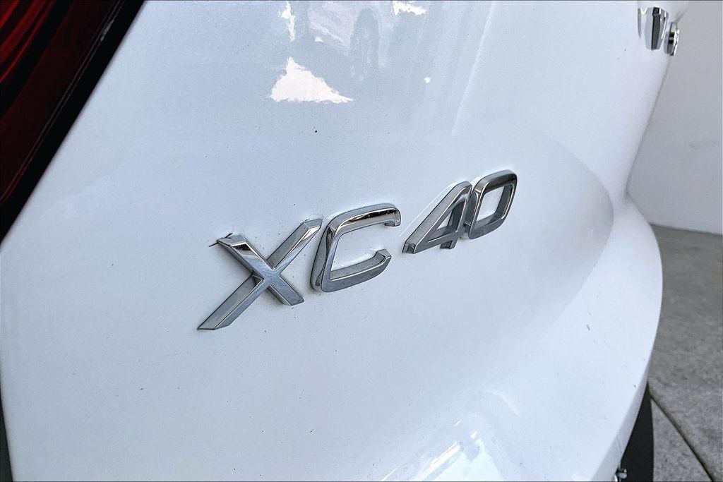 2024 Volvo XC40 B5 Core