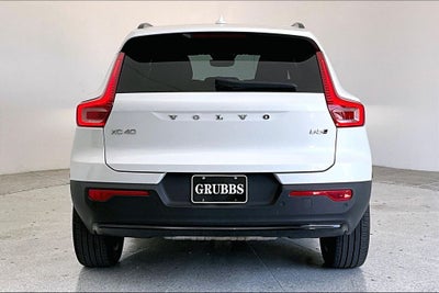 2024 Volvo XC40 B5 Core