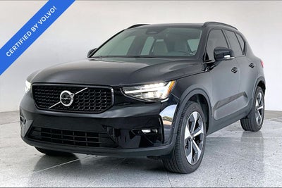2024 Volvo XC40 B5 Plus Dark Theme