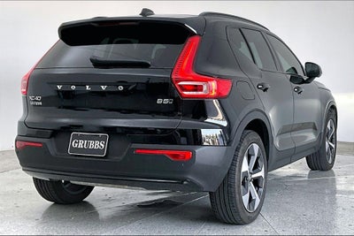 2024 Volvo XC40 B5 Plus Dark Theme