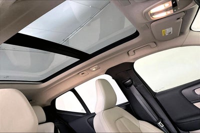 2024 Volvo XC40 B5 Plus Dark Theme