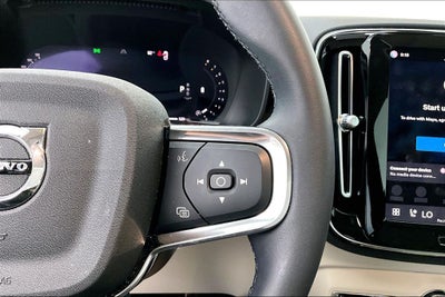2024 Volvo XC40 B5 Plus Dark Theme