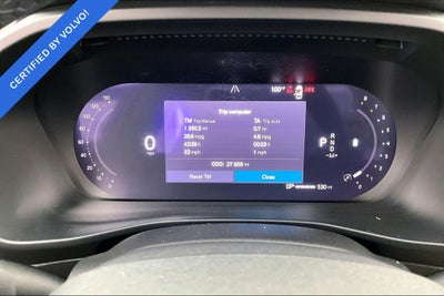 2024 Volvo XC40 B5 Plus Dark Theme