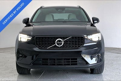 2024 Volvo XC40 B5 Plus Dark Theme