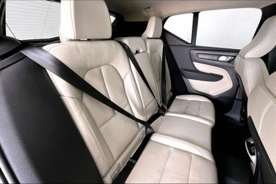 2024 Volvo XC40 B5 Plus Dark Theme