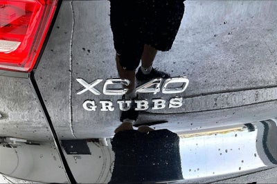 2024 Volvo XC40 B5 Plus Dark Theme