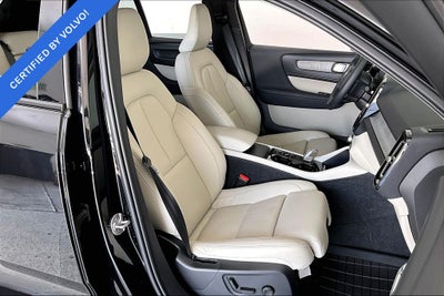 2024 Volvo XC40 B5 Plus Dark Theme