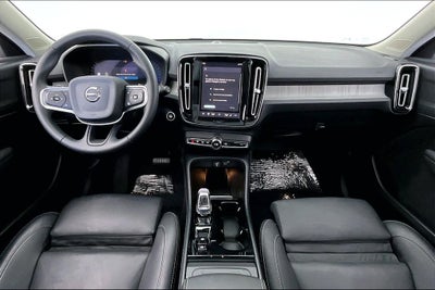 2024 Volvo XC40 B5 Plus Dark Theme