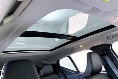 2024 Volvo XC40 B5 Plus Dark Theme