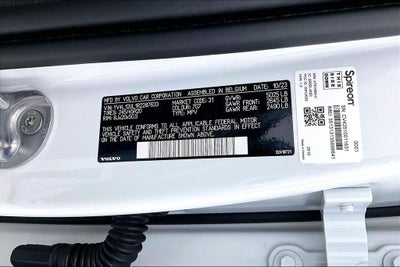 2024 Volvo XC40 B5 Plus Dark Theme