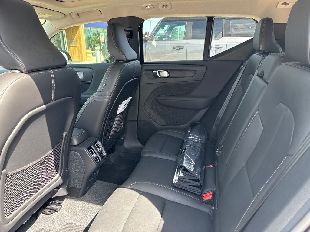 2024 Volvo XC40 B5 Plus Dark Theme